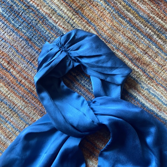 Halter neck top with open back - Picture 4 of 7